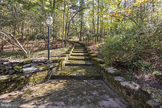 Primary Photo - 132 E Dark Hollow Rd