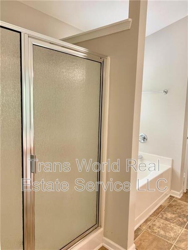 Building Photo - 2352 Jasmine Glen Dr