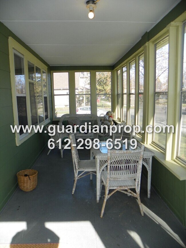 Building Photo - House on Corner Lot Available October 1st, Updated Kitchen/Bath, Fenced Yard, Back Deck, 2 Car Ga...