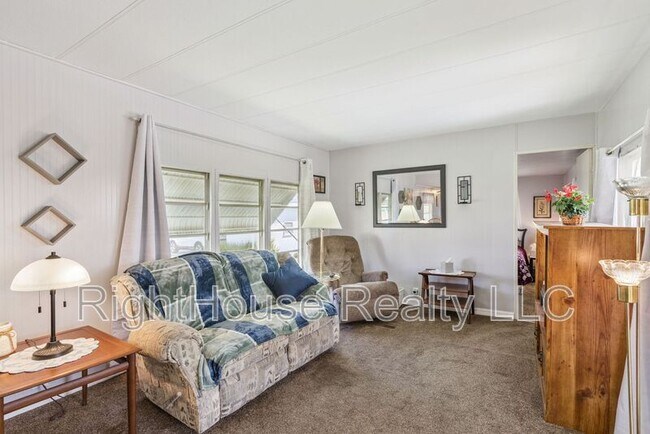 Building Photo - 77 Wildwood Ln