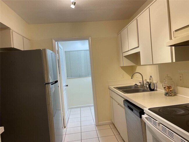 Building Photo - 1200 Tarpon Woods Blvd