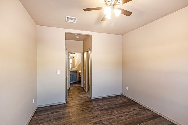 Building Photo - 901 Adams Ave