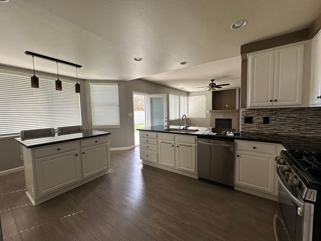 Building Photo - Beautiful home in Damonte Ranch Area