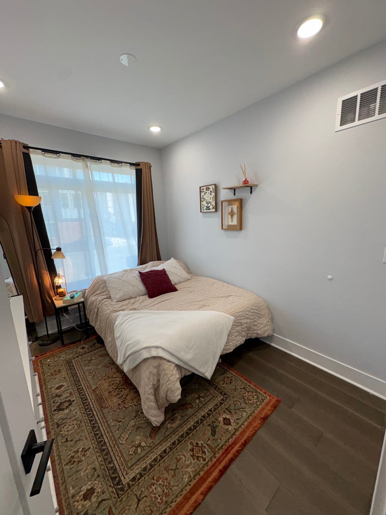 Upstairs bedroom - 402 W Berks St