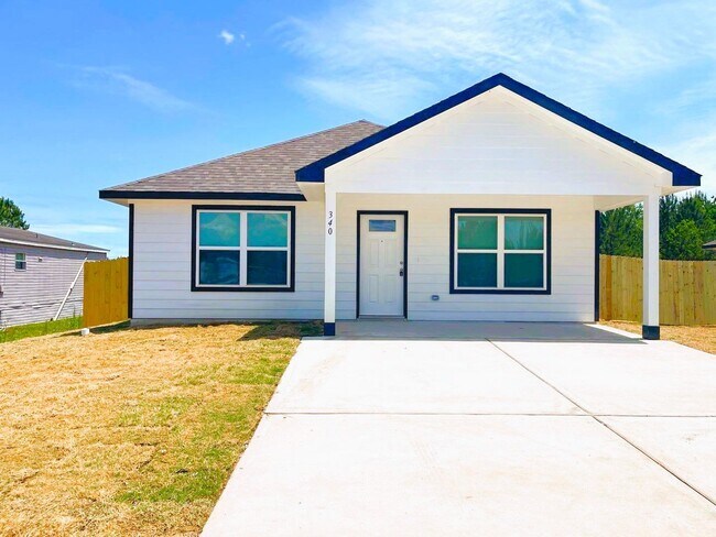 Building Photo - 340 Rd 5105