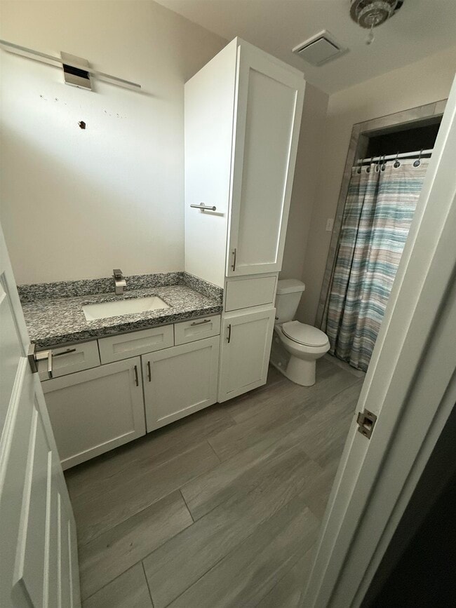 Building Photo - 6708 El Jinete Dr