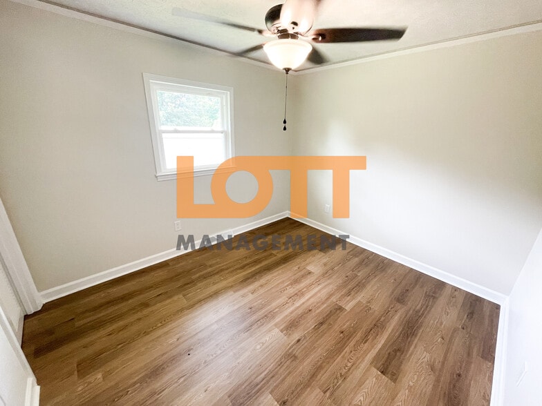 Building Photo - 13045 Old White Horse Rd