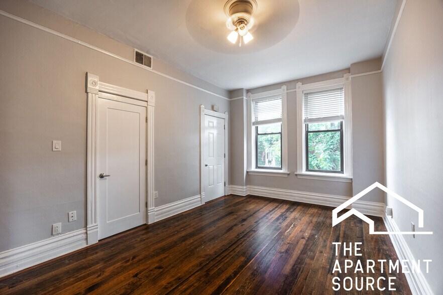 Primary Photo - 2031 W Moffat St