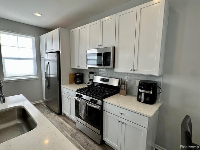 Building Photo - 2500 Normandy Rd