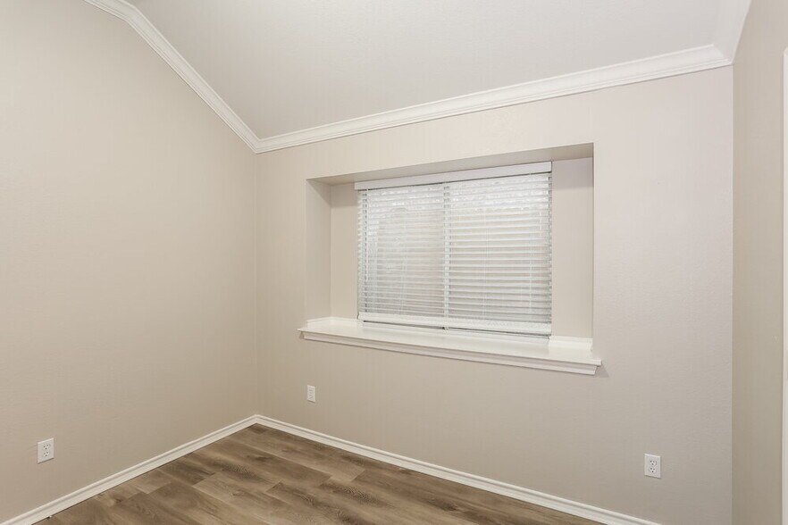 Building Photo - 5628 Indian Hill Dr