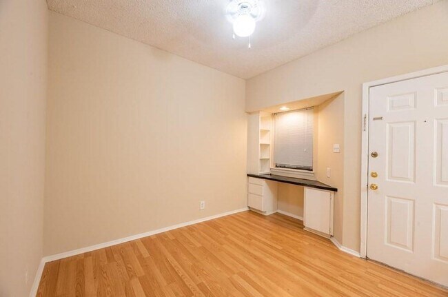 Primary Photo - 2818 Nueces St
