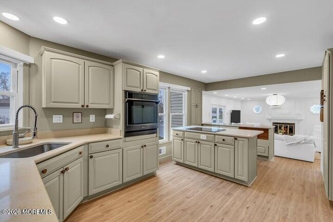 Building Photo - 19 Fieldstone Ln