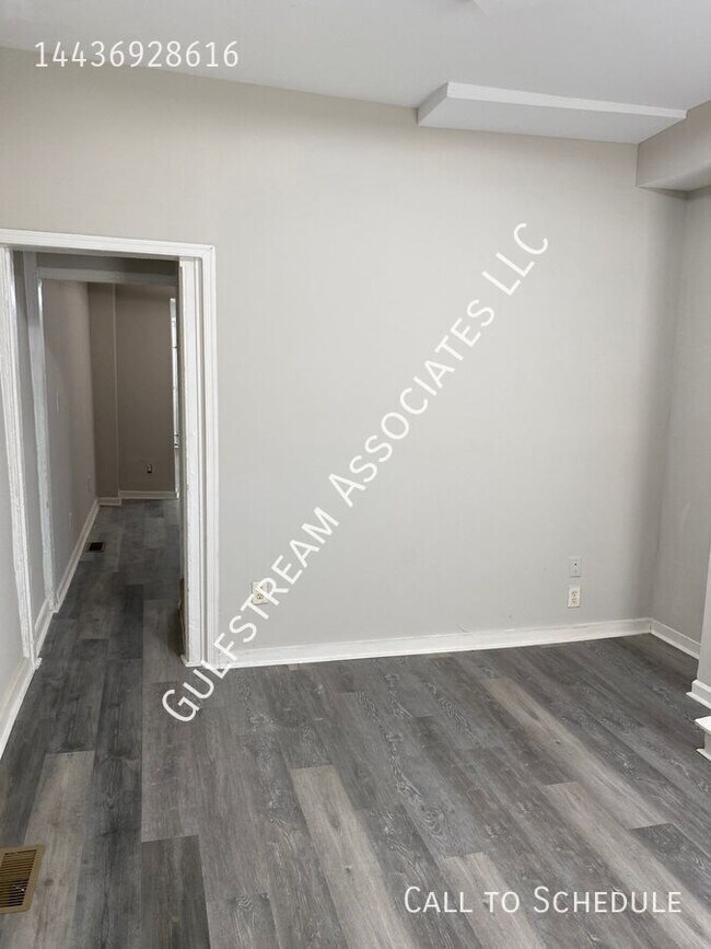 Building Photo - 1816 McHenry St