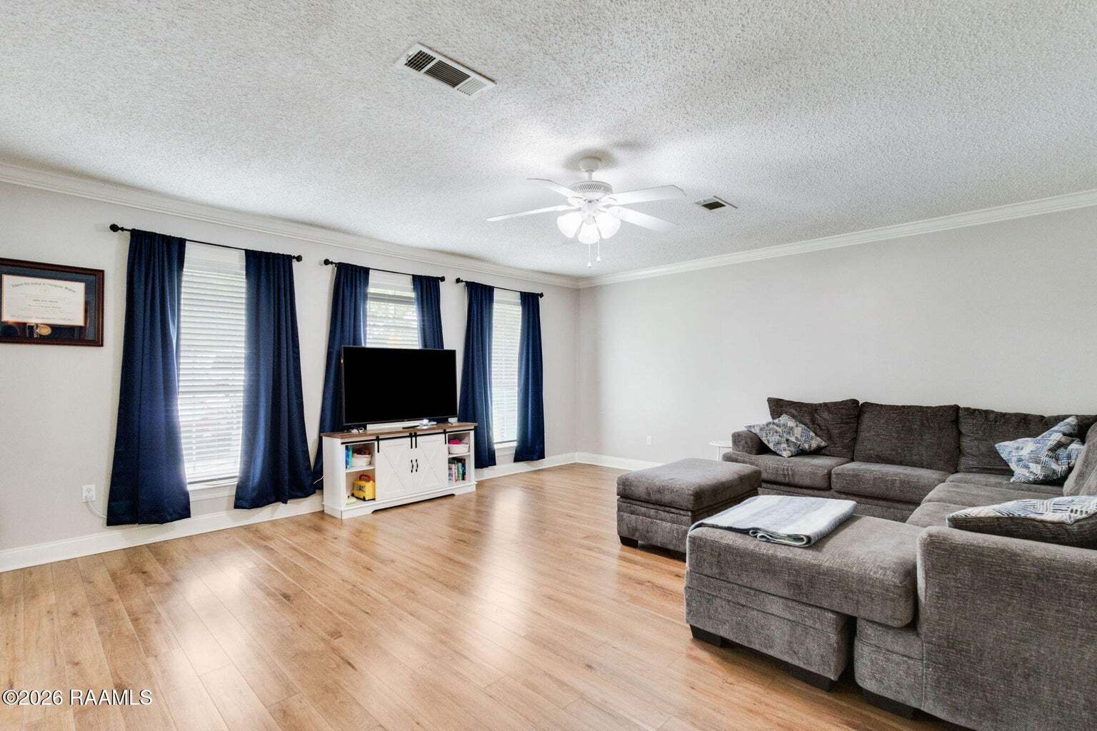 Building Photo - 106 Maple Dr