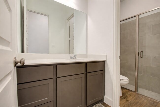 Building Photo - 3011 Hbr Spg Wy