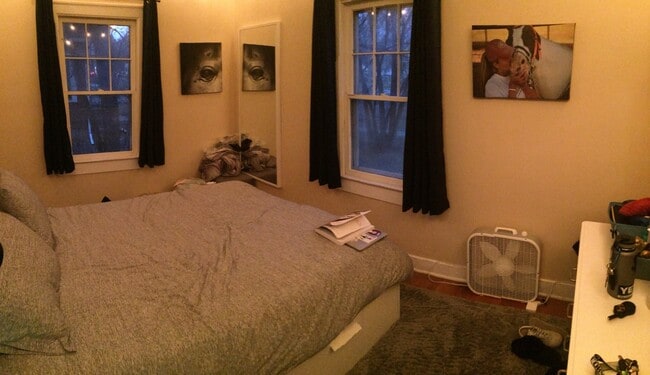 Building Photo - Aug 1st 2026/2027 Pre-leasing Close to 1.5 Blks to CSU & Old Town