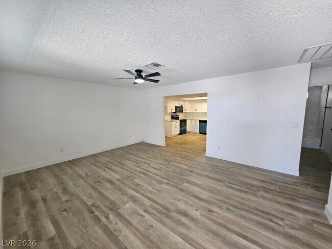 Building Photo - 1083 E Calvada Blvd