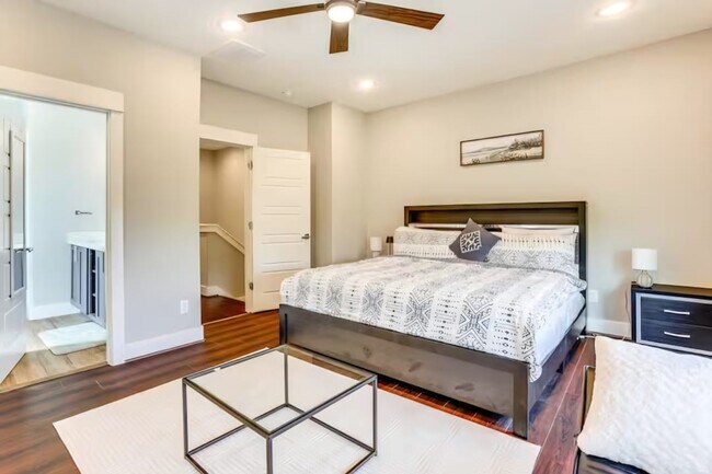 Building Photo - 3108 Baer St