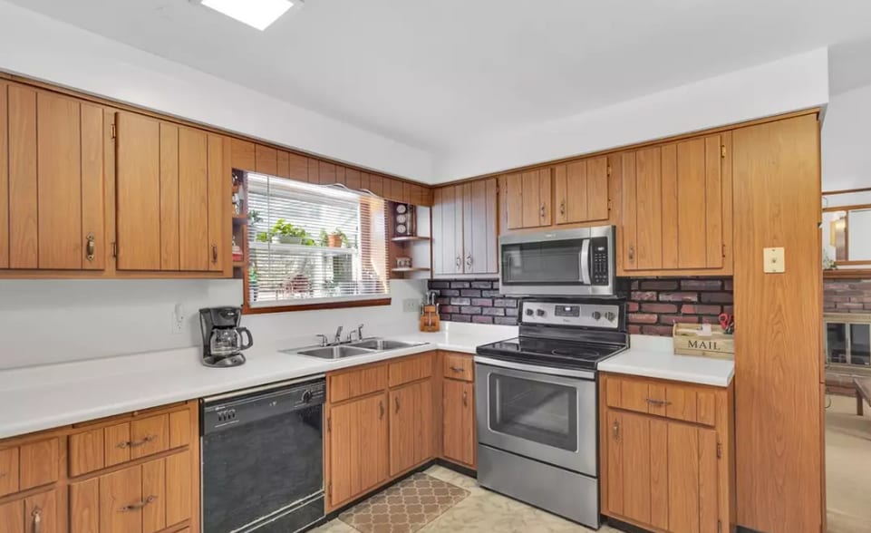 Building Photo - 4974 Longview Ct