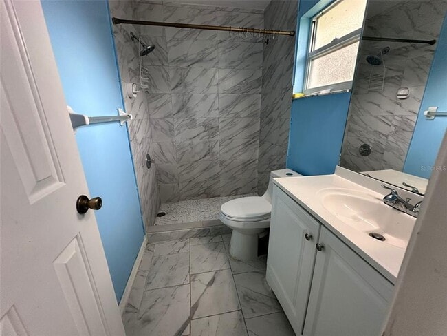 Building Photo - 1021 Embrun Ct
