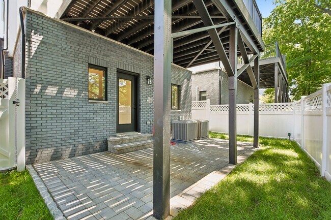 Building Photo - 2189 Jones Rd