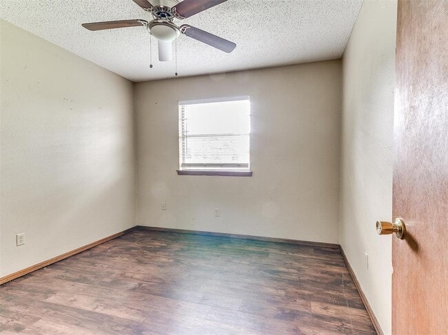 Building Photo - 1303 Homeland Ave