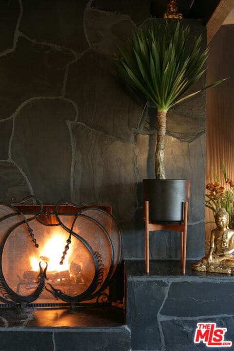 Building Photo - 8147 Mulholland Terrace