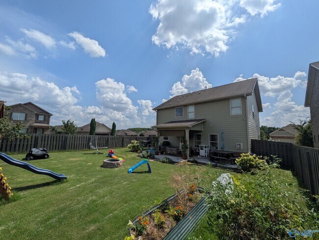 Building Photo - 7601 NW Ashor Dr