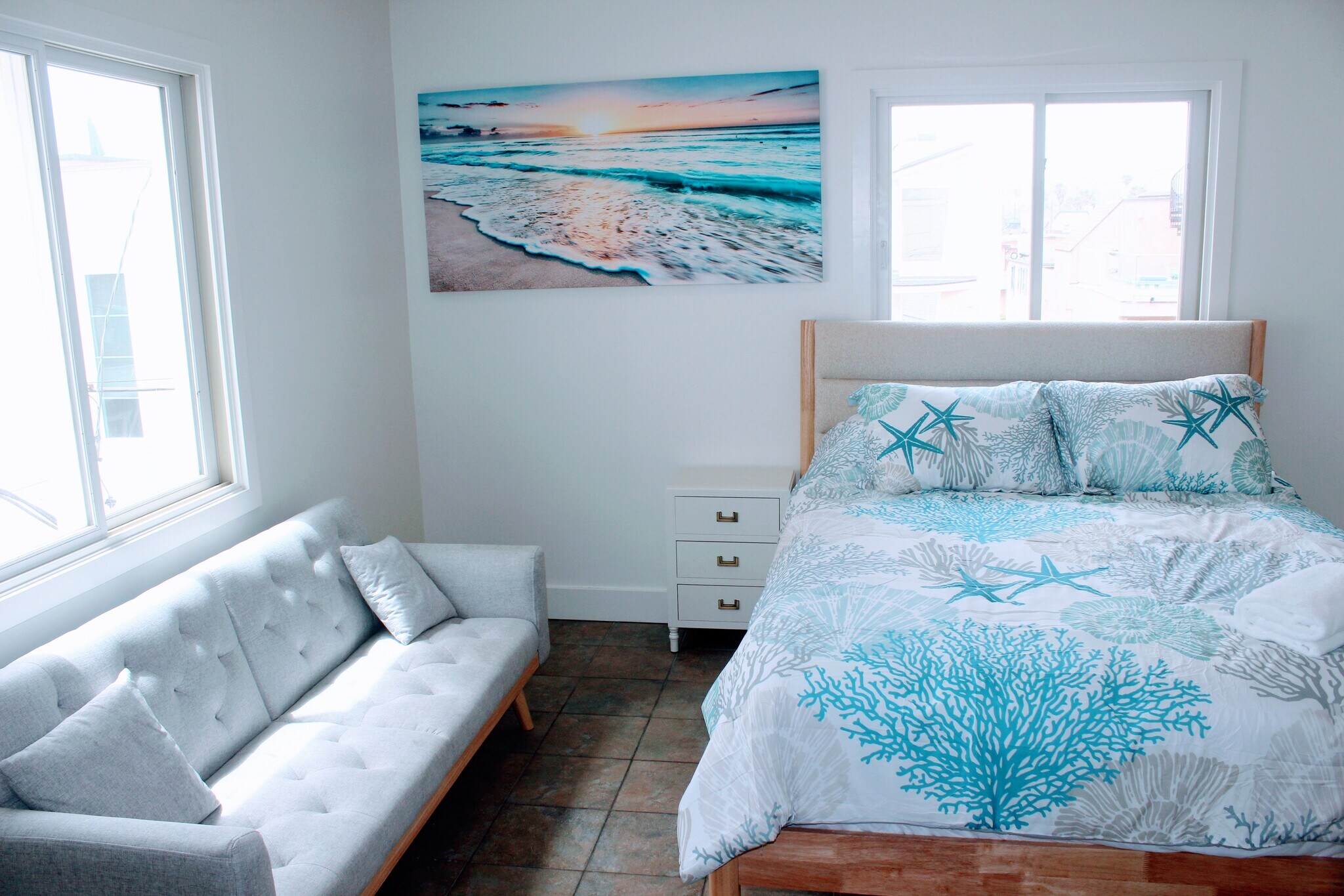 Building Photo - 722 Sunset Ct