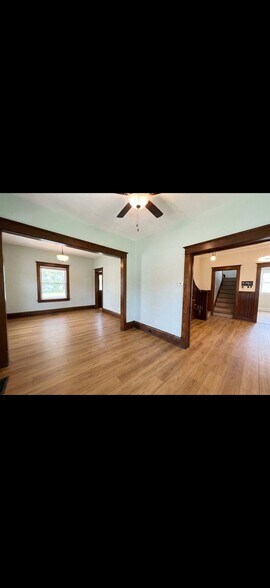 Building Photo - 509 Martin St