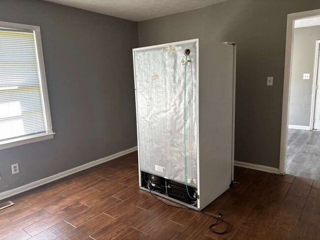 Building Photo - 6521 Cissna Dr