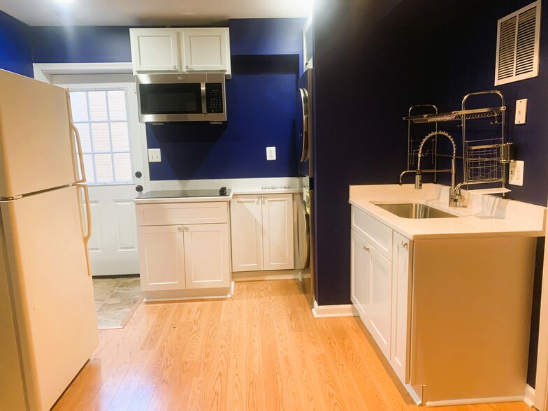 Private Entry to Kitchen area - 10702 Allie Dr