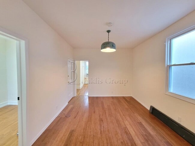 Building Photo - NEWLY RENOVATED==> 2BED + HOME OFFICE ==> ...