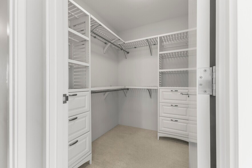 Building Photo - 1189 Waimanu St