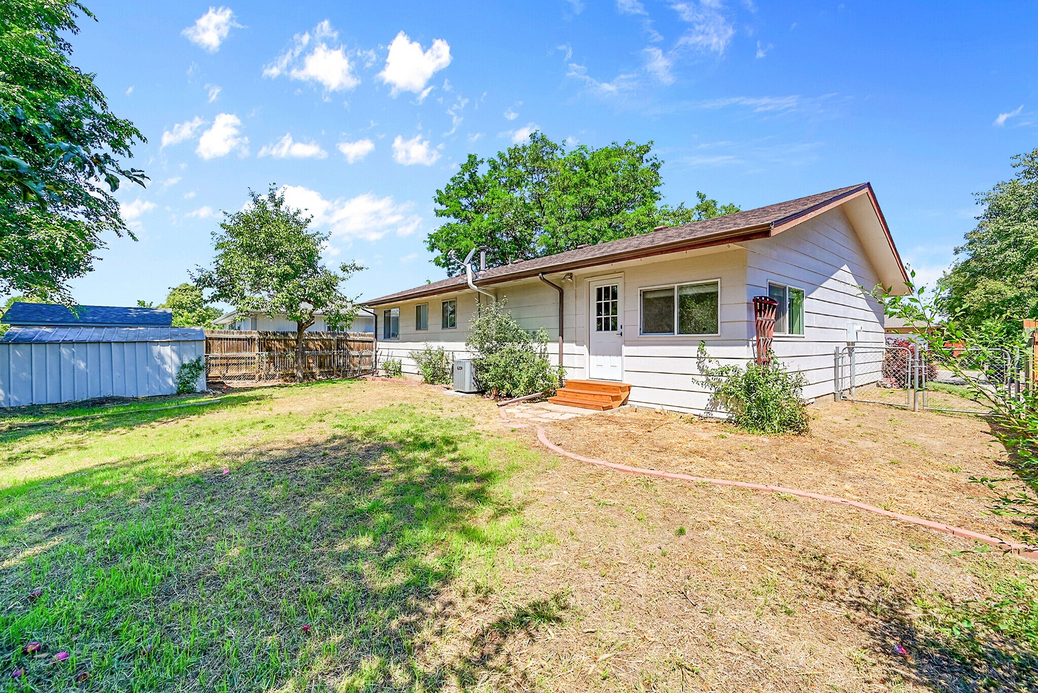 Building Photo - 2742 W 22nd Street Dr