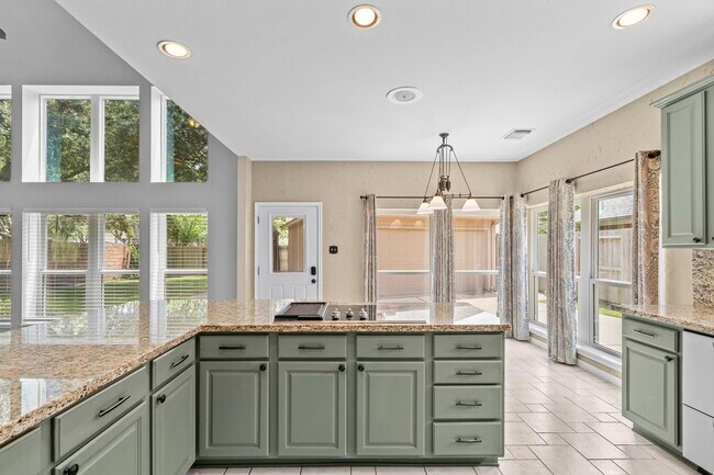 Building Photo - 2210 Bay Haven Way