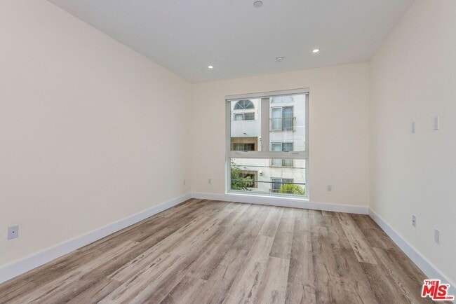 Building Photo - 1237 S Holt Ave