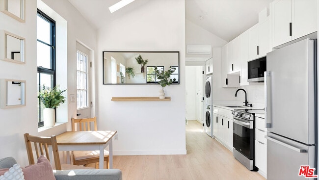 Building Photo - 6765 Case Ave