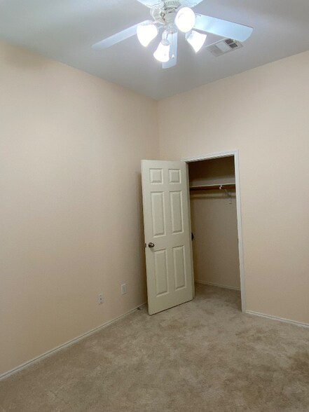 Building Photo - 112 Cherrytree Trail