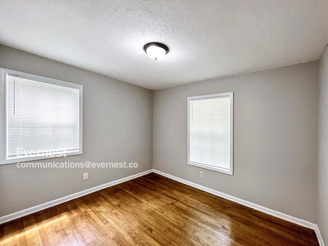 Building Photo - 3606 Clearbrook St