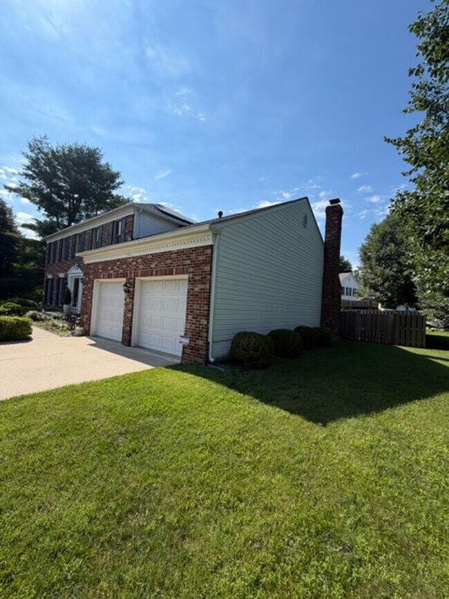 Building Photo - SPACIOUS SF HOME IN GERMANTOWN