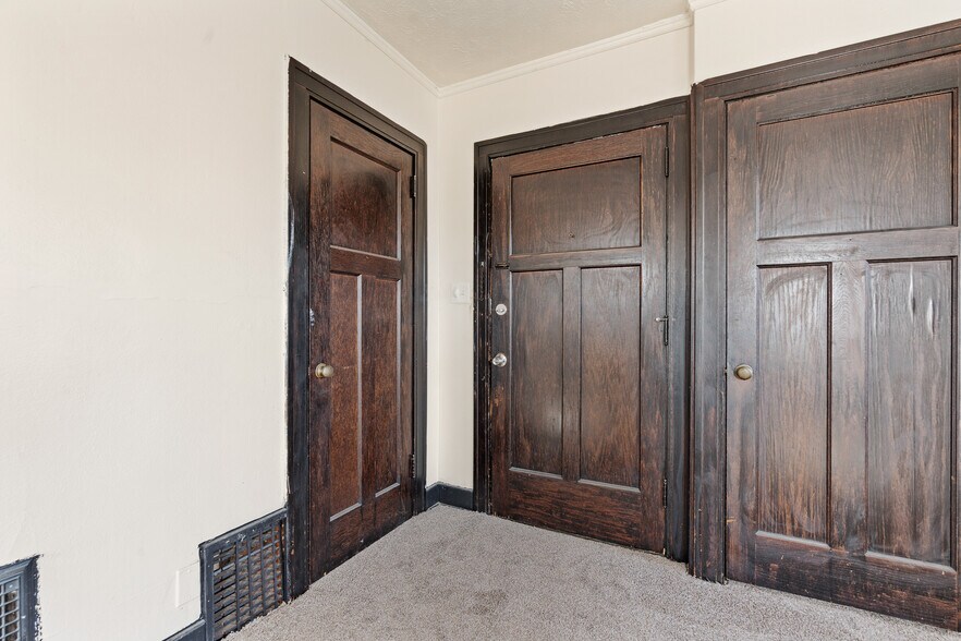 Building Photo - 603 Rockford Ave