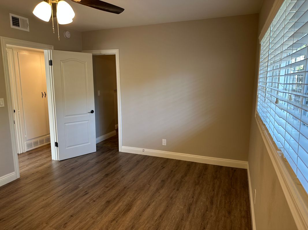 Building Photo - 32 Esperanza Ave