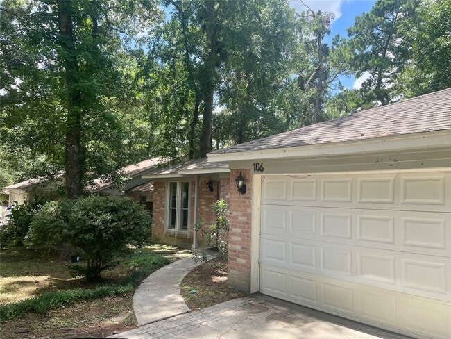 Primary Photo - 106 E Wavy Oak Cir