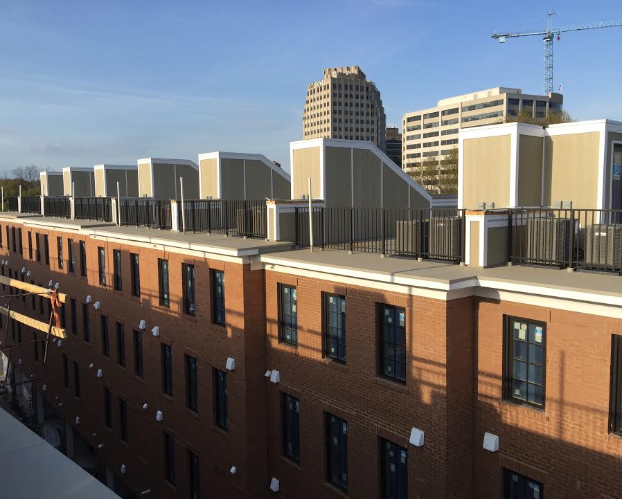 Building Photo - 906 N Buchanan St