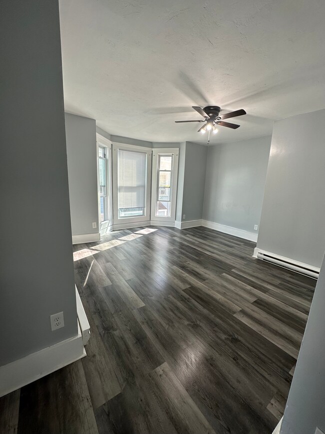 Building Photo - 66 Pecker St