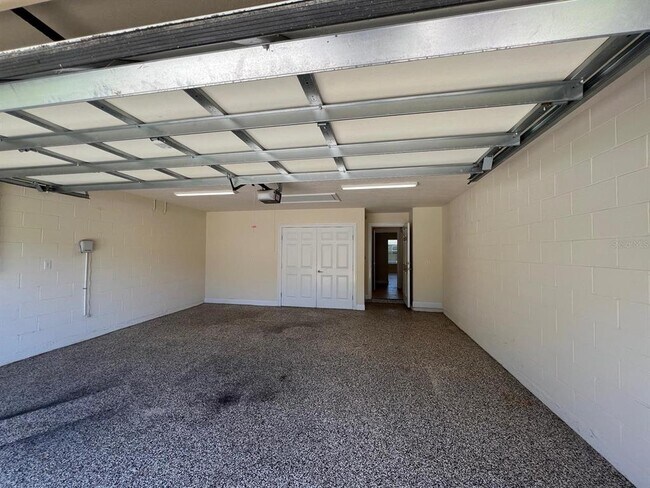 Building Photo - 6 Sea Shark Path