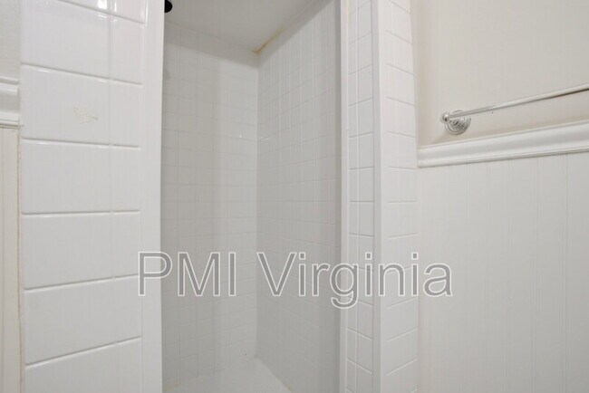 Building Photo - 4209 Dunning Rd