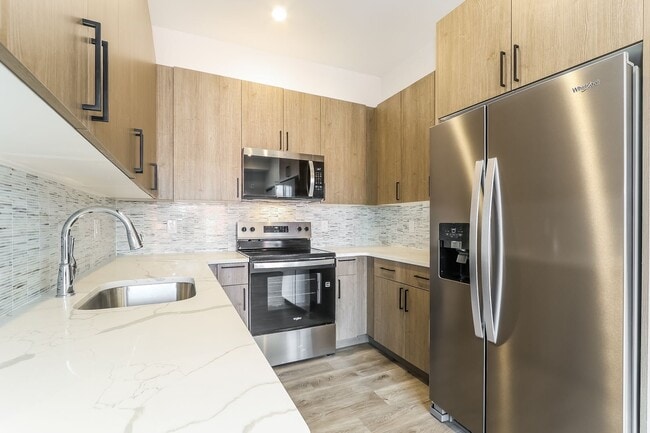 Building Photo - 953 Belmont Ave