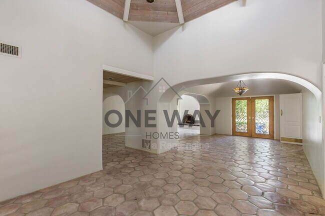 Building Photo - 49 Biltmore Estates Dr